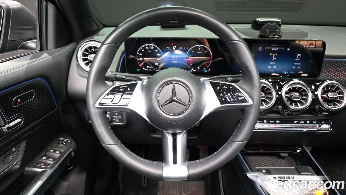 Mercedes-Benz GLB-Class 2024