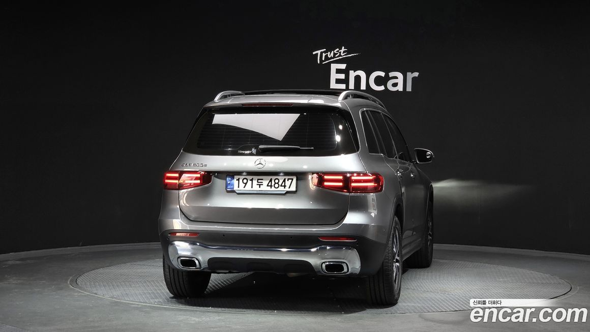 Mercedes-Benz GLB-Class 2024