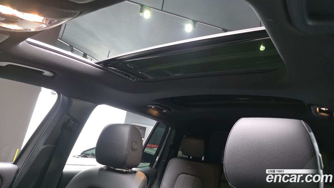 Mercedes-Benz GLB-Class 2024