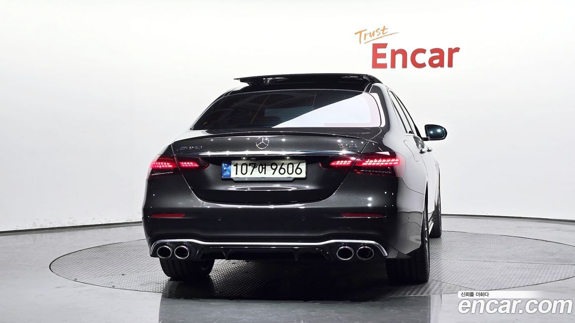 Mercedes-Benz E-Class 2021