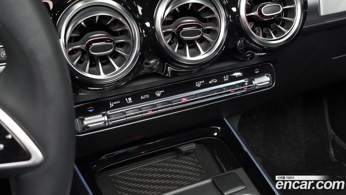 Mercedes-Benz GLB-Class 2024