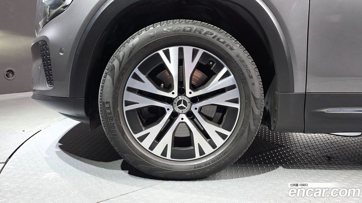 Mercedes-Benz GLB-Class 2024