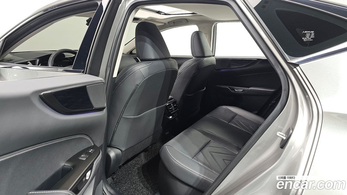 Lexus NX 2025