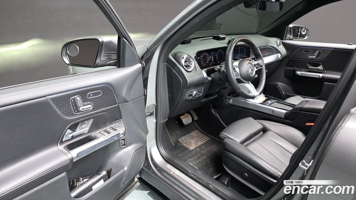 Mercedes-Benz GLB-Class 2024