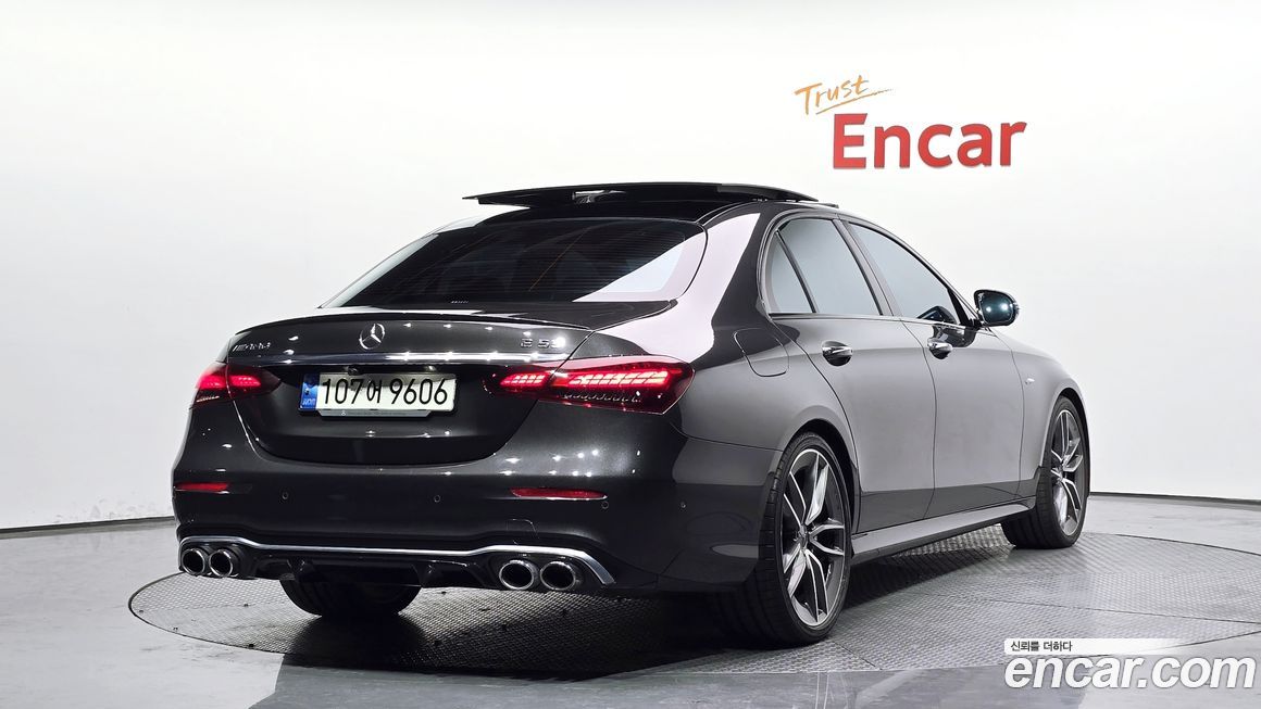 Mercedes-Benz E-Class 2021