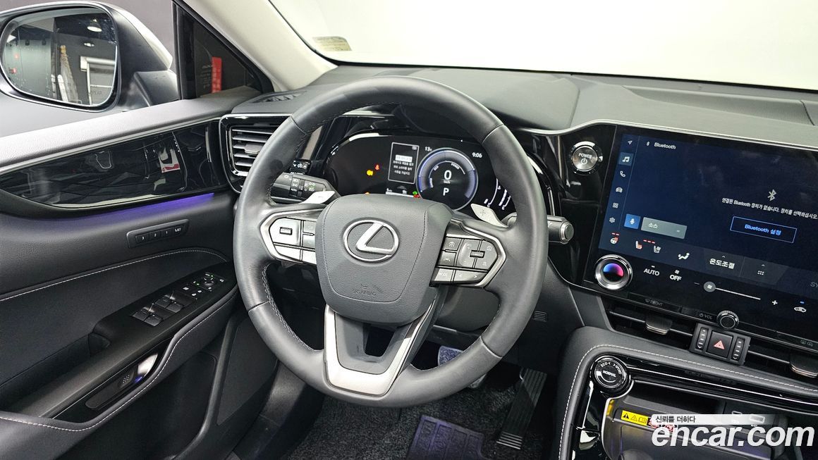 Lexus NX 2025