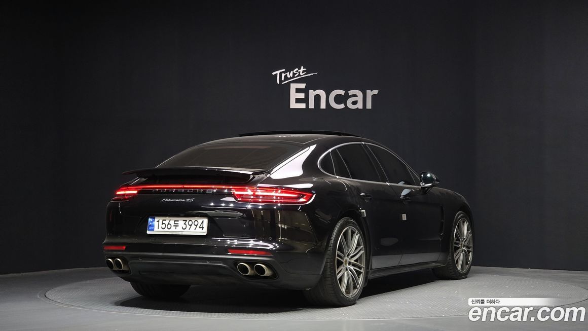 Porsche Panamera 2018