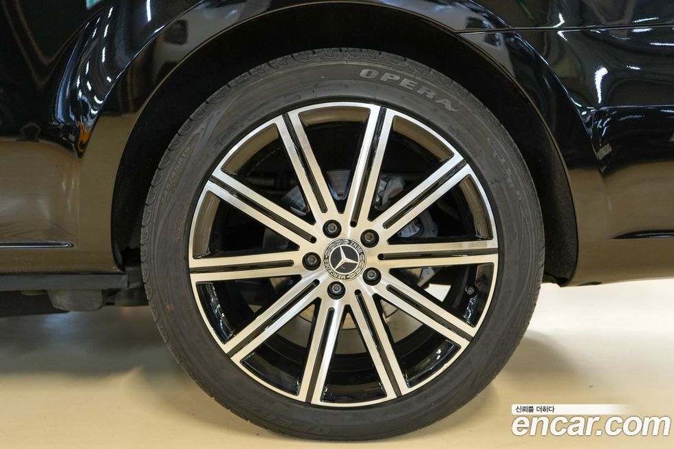 Mercedes-Benz V-Class 2021