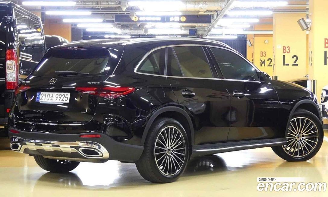 Mercedes-Benz GLC-Class 2023