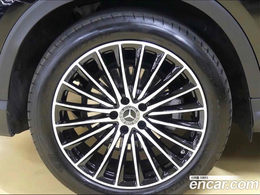 Mercedes-Benz GLC-Class 2023