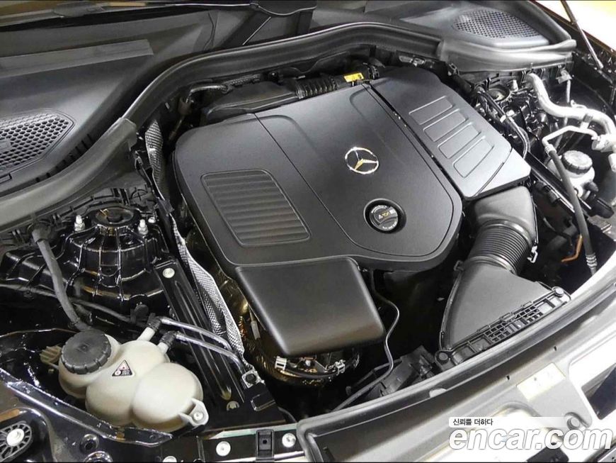 Mercedes-Benz GLC-Class 2023