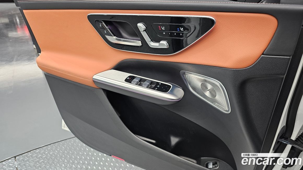 Mercedes-Benz GLC-Class 2025