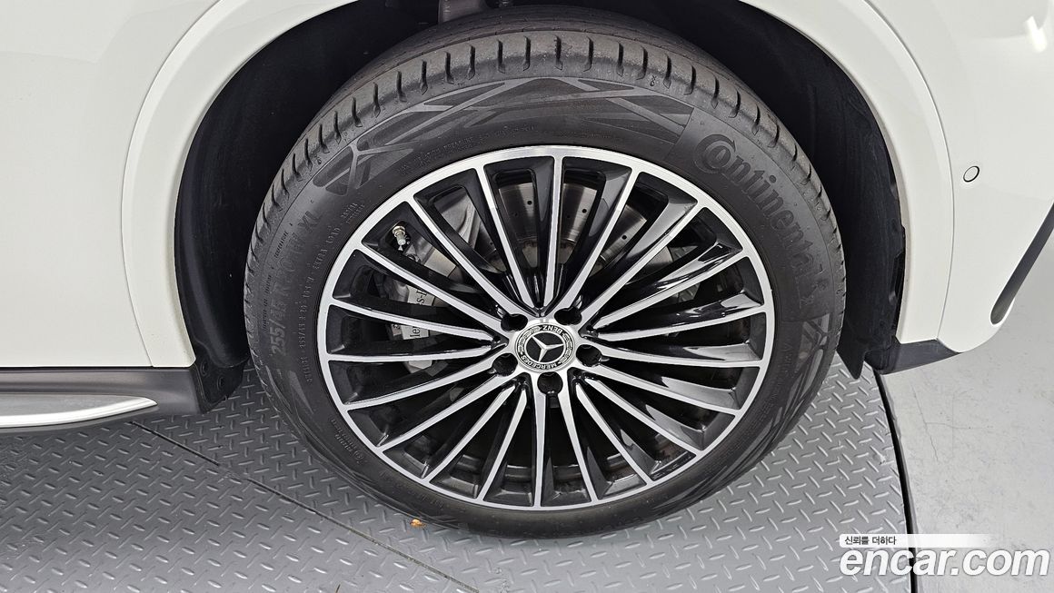 Mercedes-Benz GLC-Class 2025