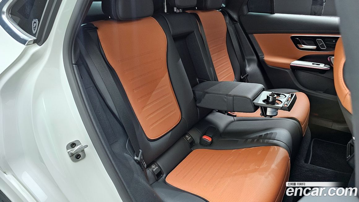 Mercedes-Benz GLC-Class 2025