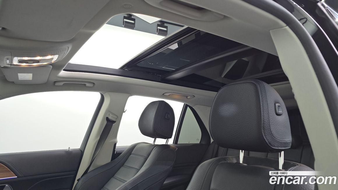 Mercedes-Benz GLE-Class 2021