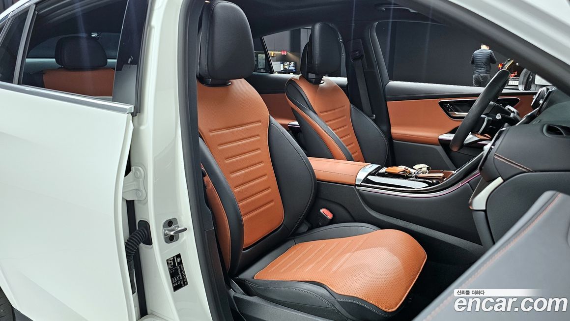 Mercedes-Benz GLC-Class 2025