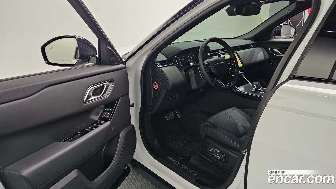 Land Rover Range Rover Velar 2025