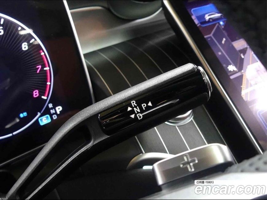 Mercedes-Benz GLC-Class 2023