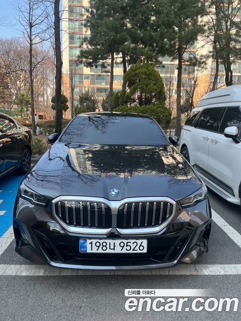 BMW 5-Series 2025