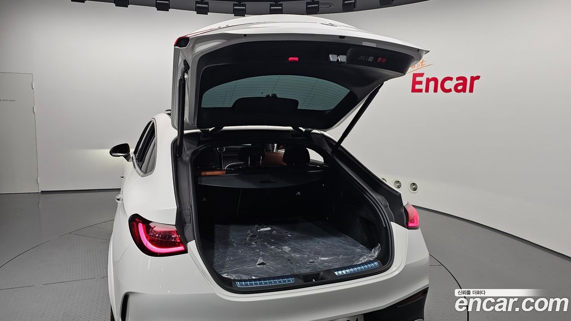 Mercedes-Benz GLC-Class 2025