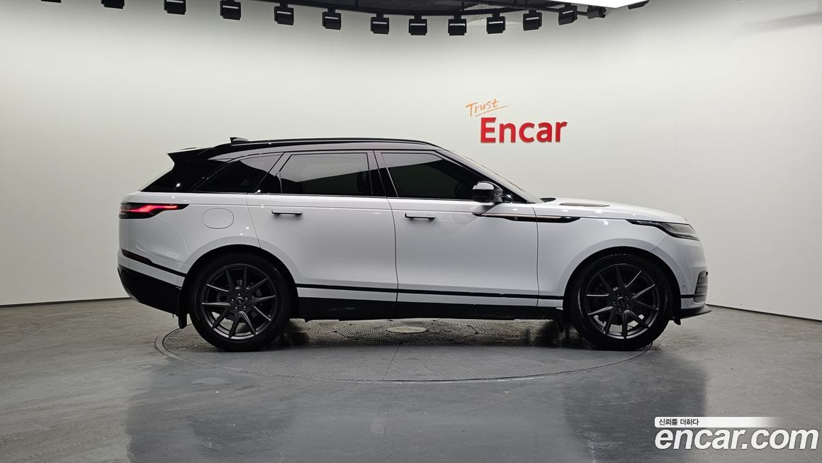 Land Rover Range Rover Velar 2025