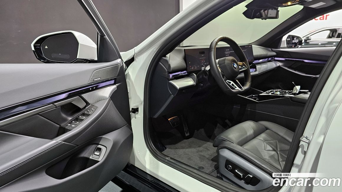 BMW 5-Series 2025