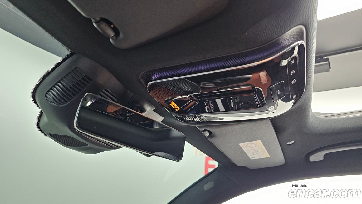 Mercedes-Benz GLC-Class 2025