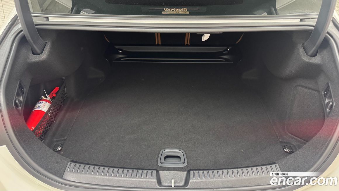 Mercedes-Benz E-Class 2025