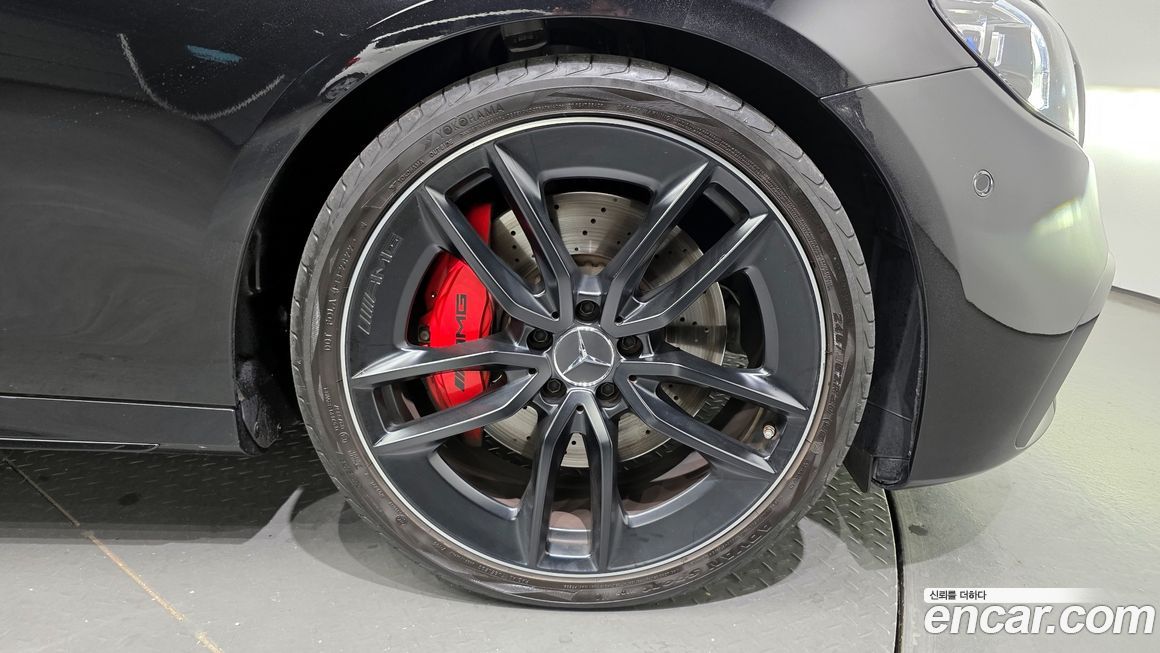 Mercedes-Benz E-Class 2023