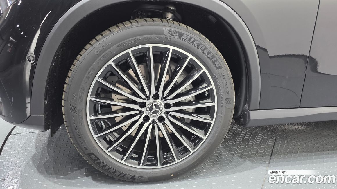 Mercedes-Benz GLC-Class 2026