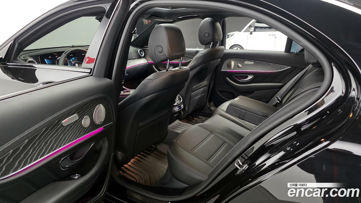 Mercedes-Benz E-Class 2023