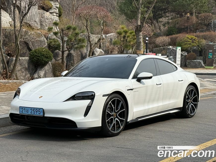 Porsche Taycan 2024