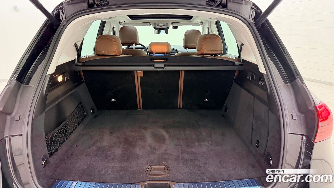 Mercedes-Benz GLE-Class 2025