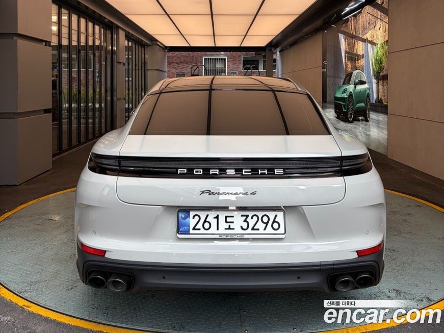 Porsche Panamera 2025