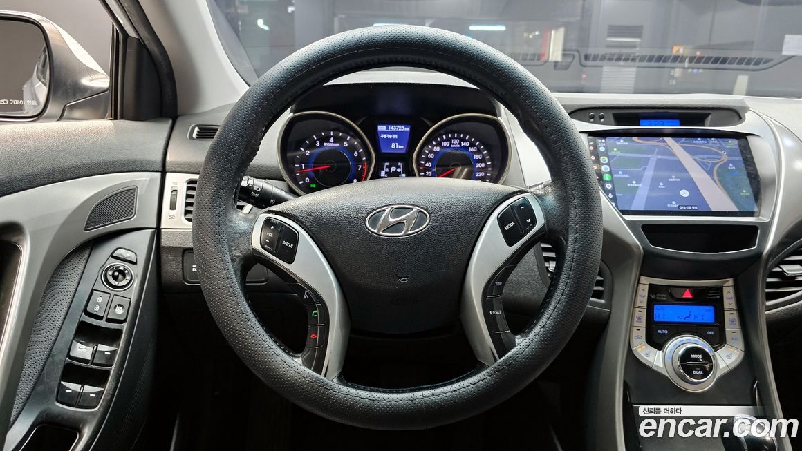 Hyundai AVANTE 2012