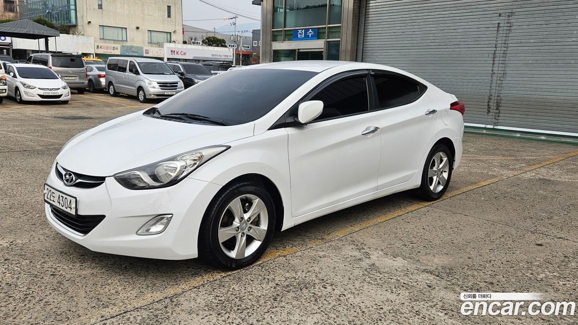 Hyundai AVANTE 2012