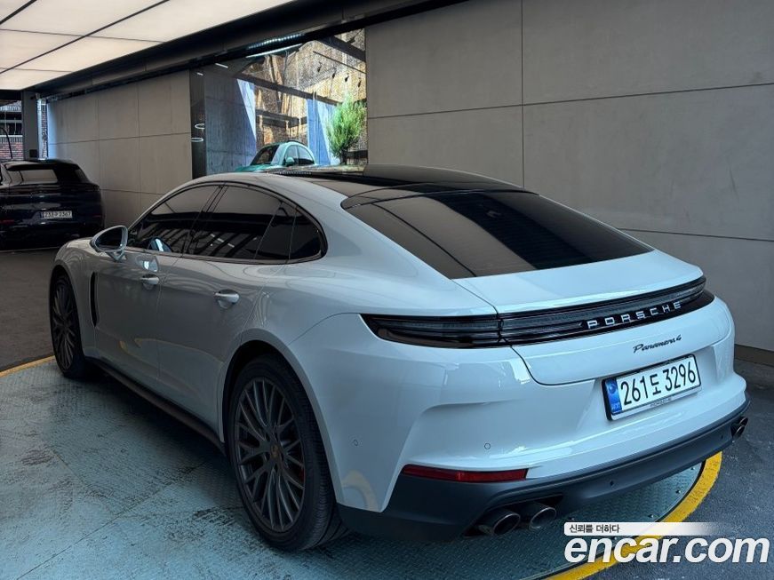 Porsche Panamera 2025