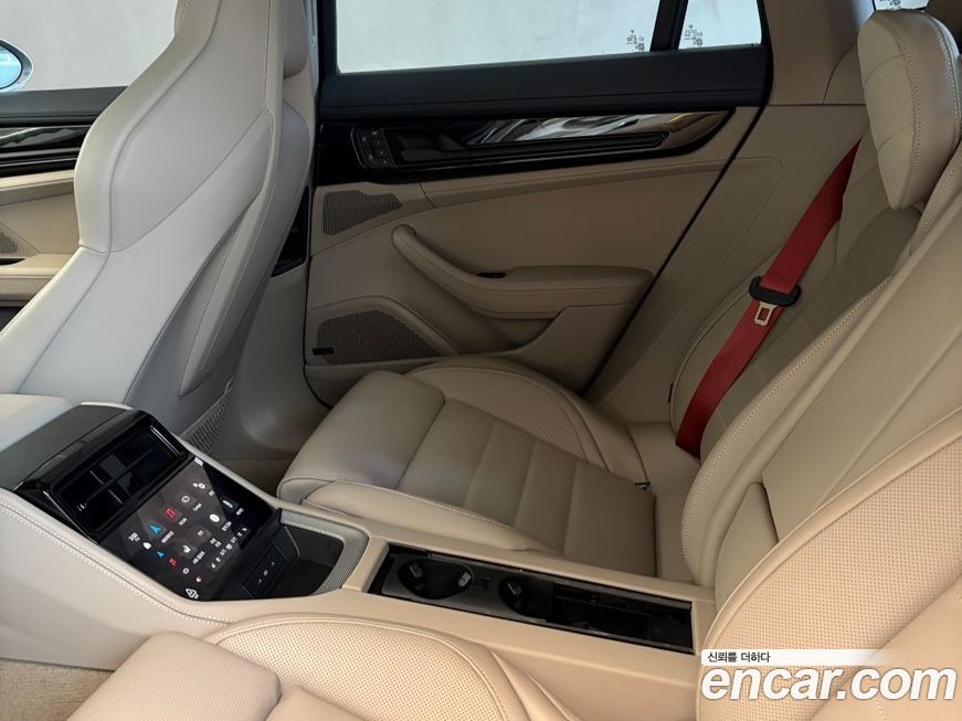 Porsche Panamera 2025