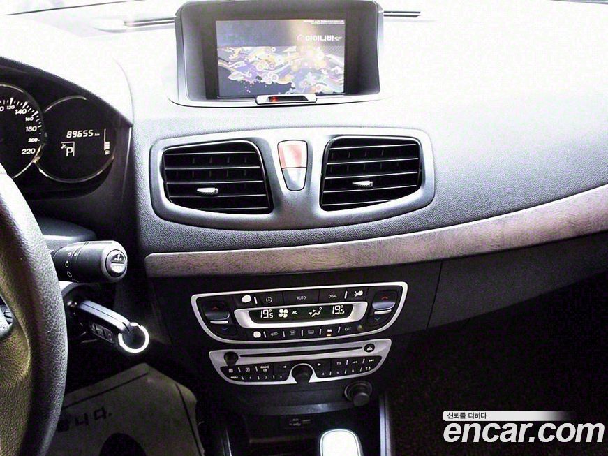 Renault-KoreaSamsung SM3 2011