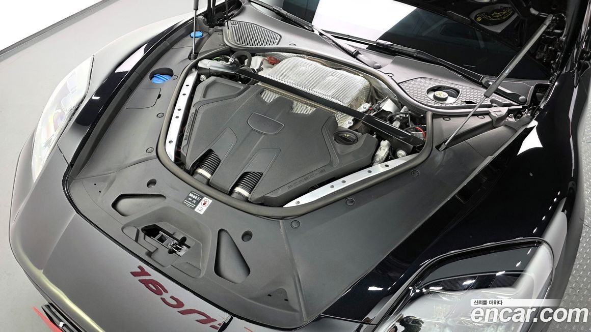 Porsche Panamera 2025