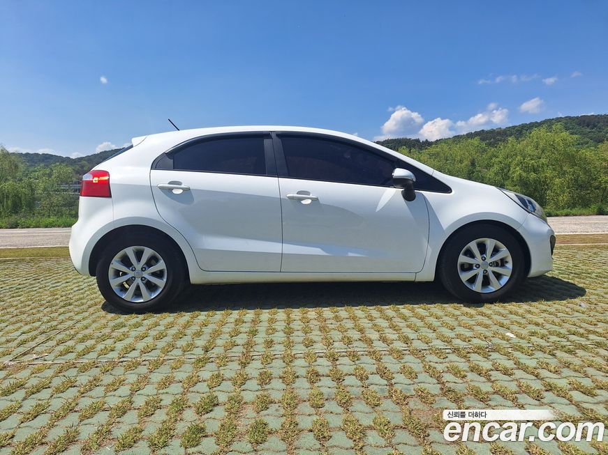 Kia pride 2013
