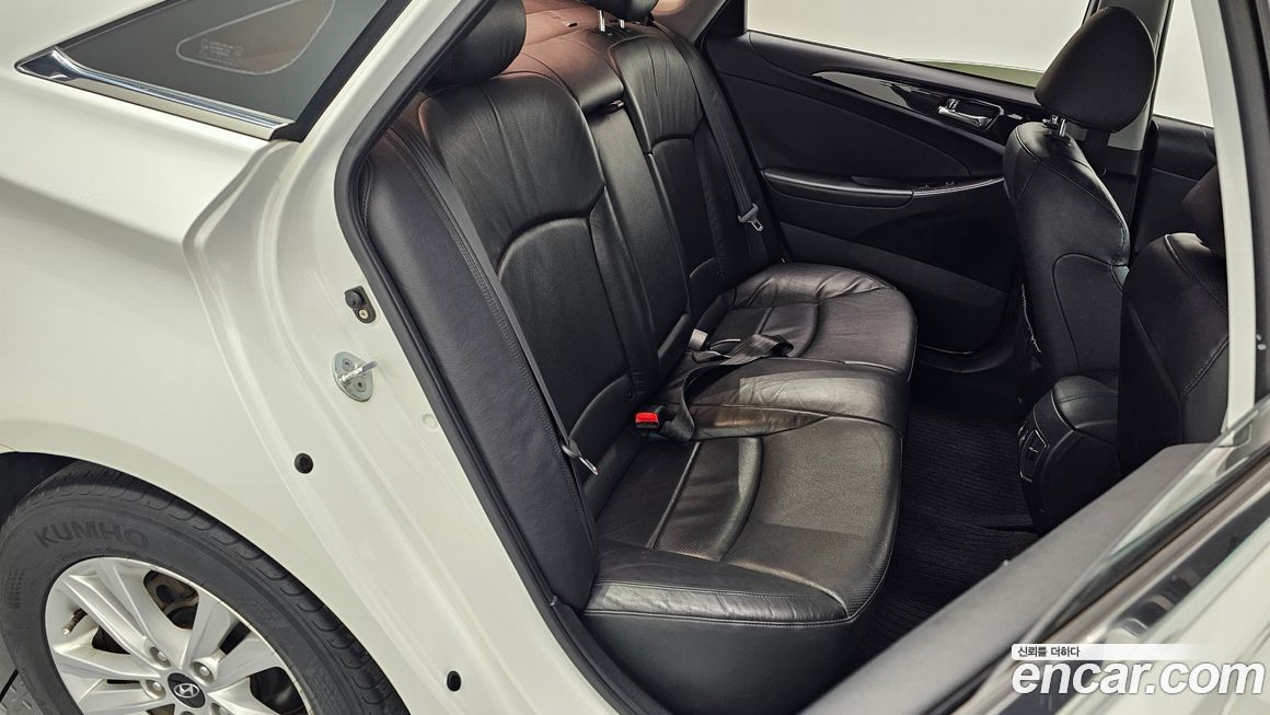 Hyundai Sonata 2010