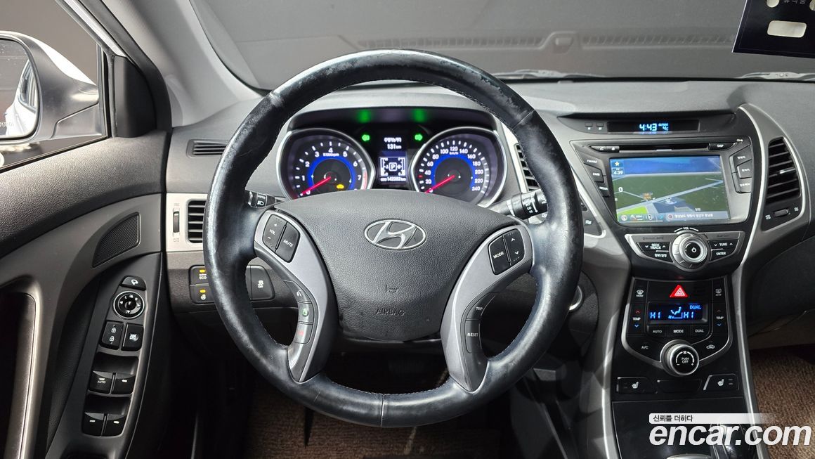 Hyundai AVANTE 2015