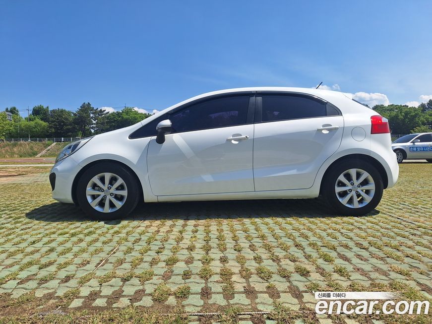 Kia pride 2013