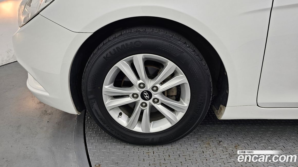 Hyundai Sonata 2010