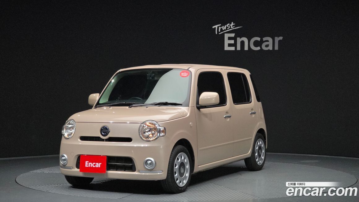 Daihatsu Mira 2011