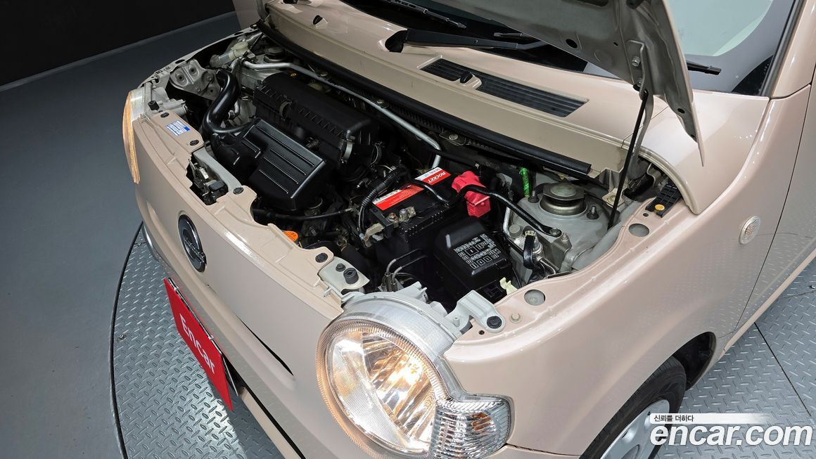 Daihatsu Mira 2011
