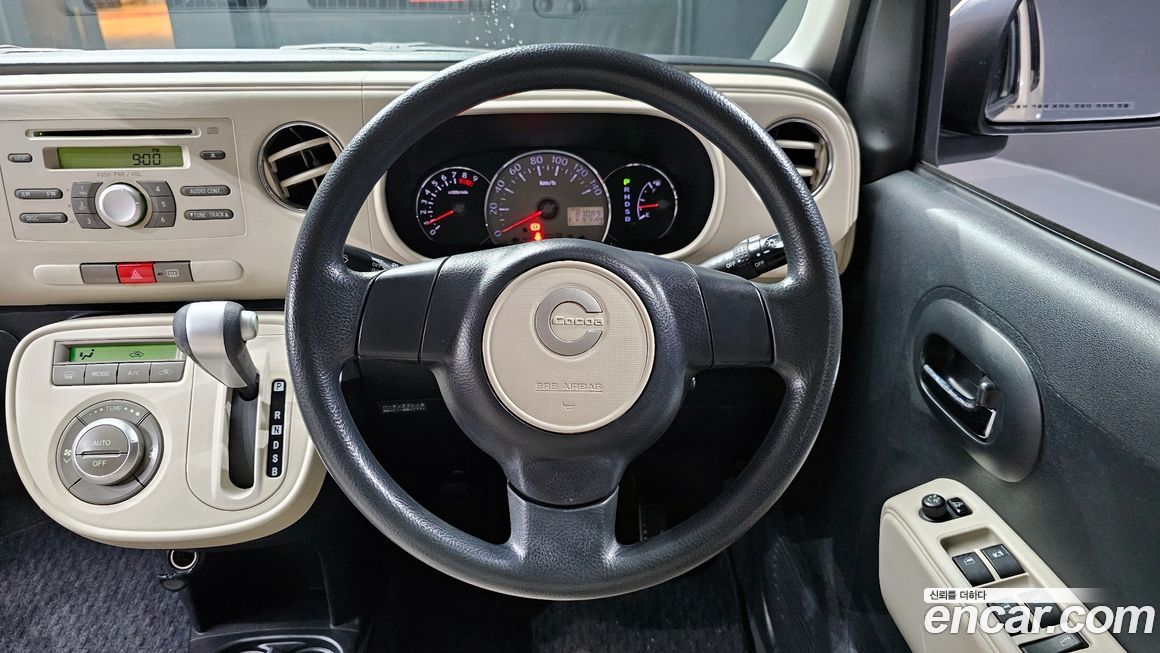 Daihatsu Mira 2011