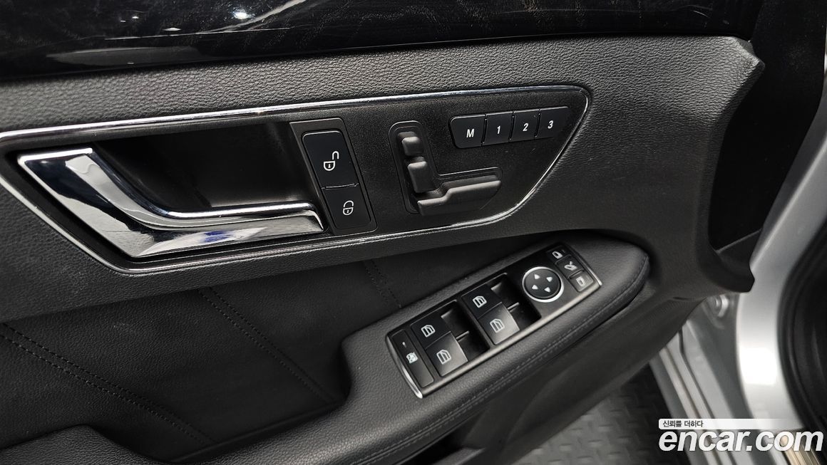 Mercedes-Benz E-Class 2011