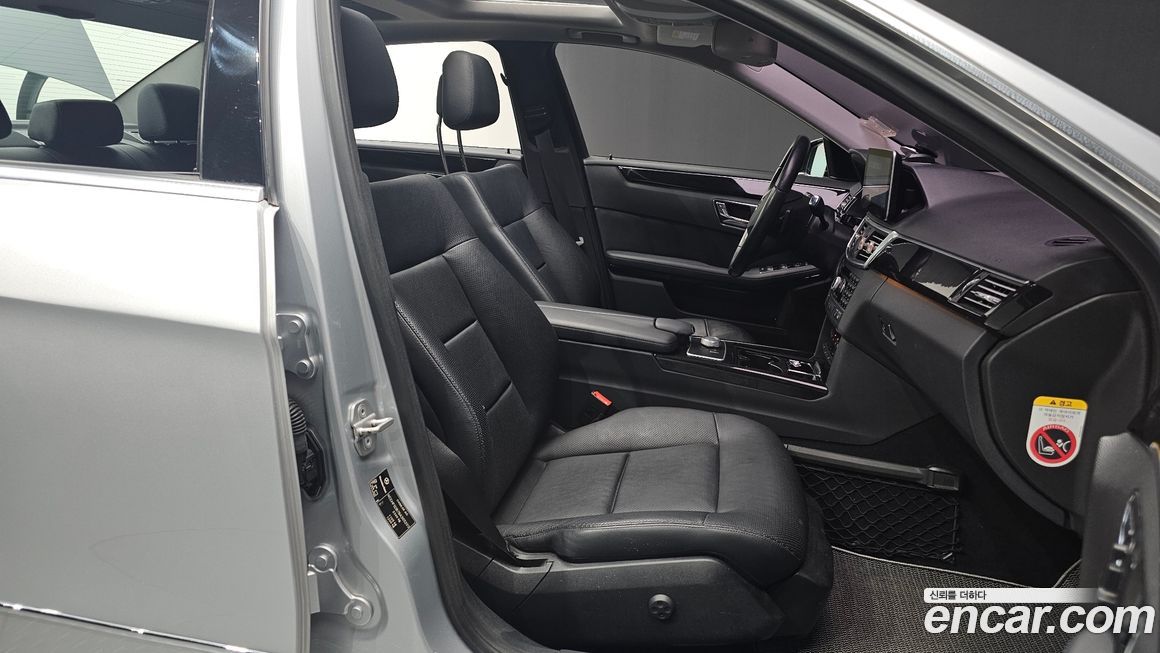 Mercedes-Benz E-Class 2011